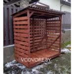 Дровник из дерева для дачи